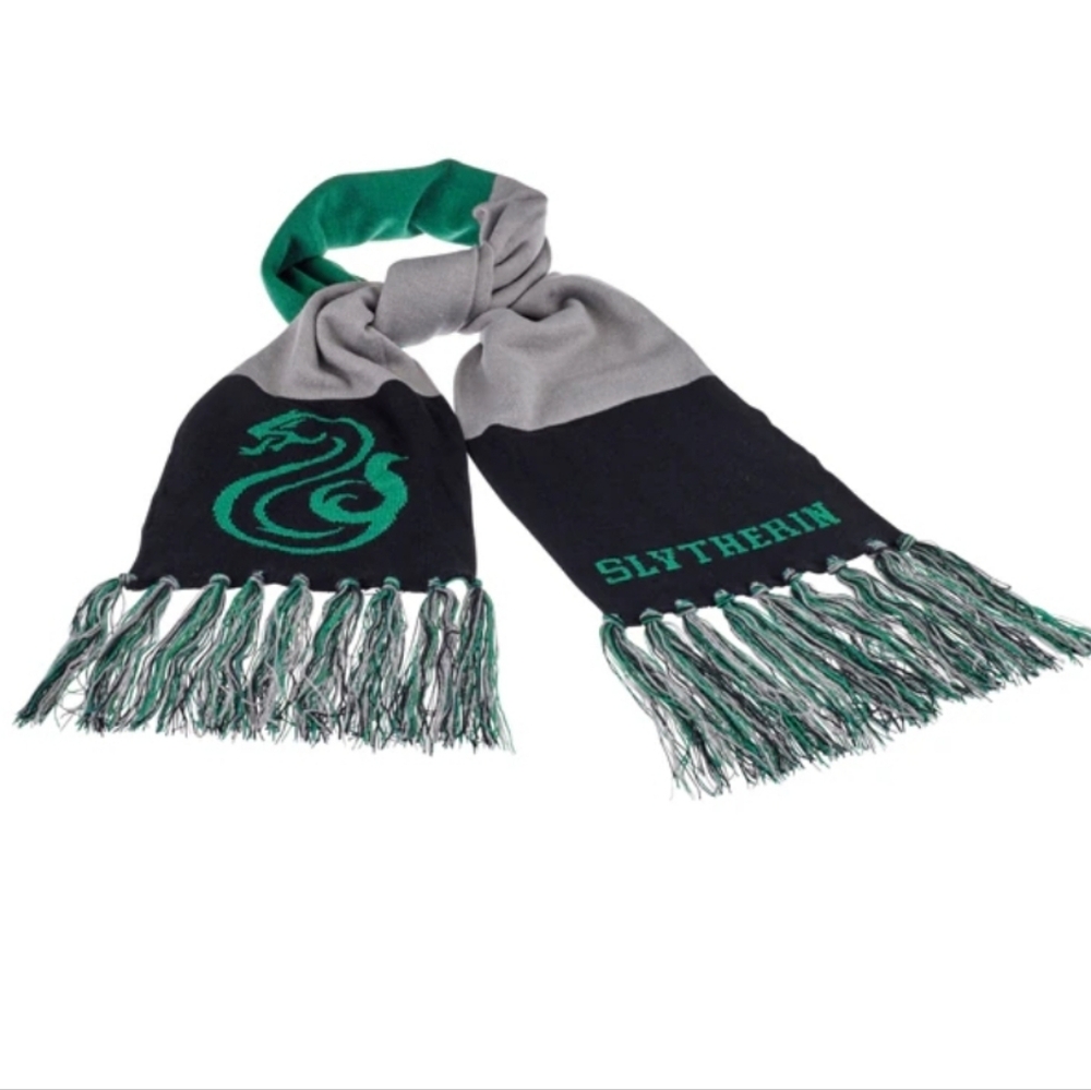 Universal Studios The Wizarding World Of Harry Potter Slytherin Emblem Scarf